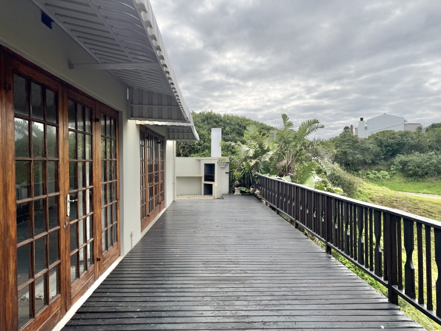 4 Bedroom Property for Sale in Paradise Beach Eastern Cape